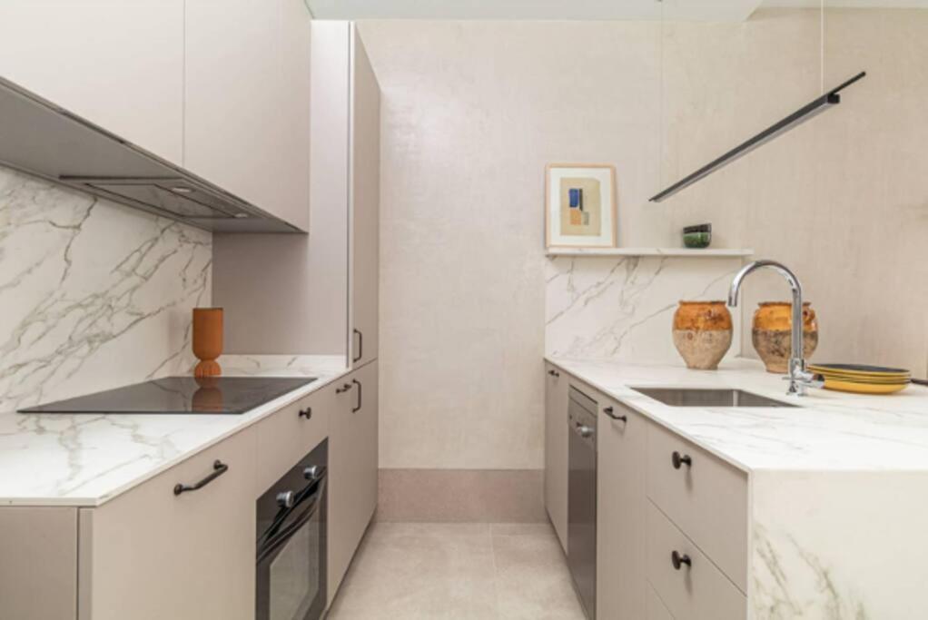 Appartamento Apartamento Exclusivo En Neptuno Madrid Esterno foto